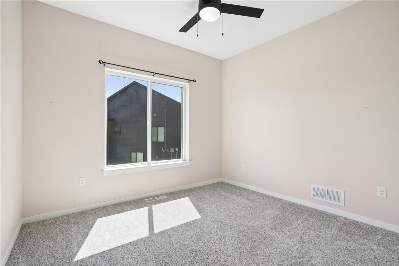 916 Summit Court Tiffin IA 52340