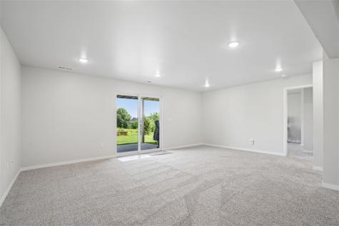 916 Summit Court Tiffin IA 52340