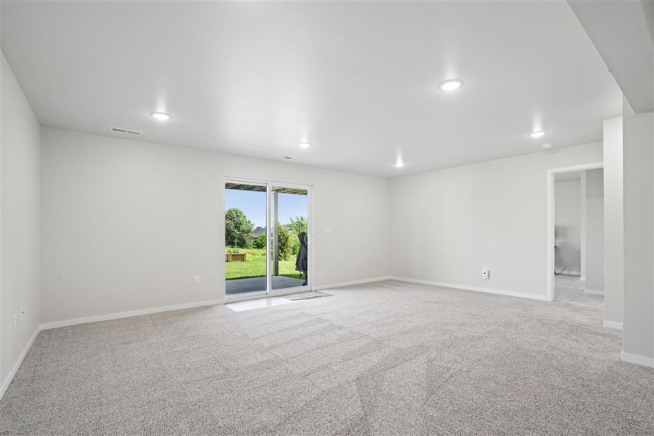 916 Summit Court Tiffin IA 52340