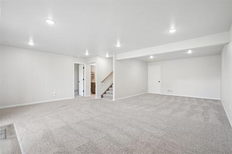 916 Summit Court Tiffin IA 52340
