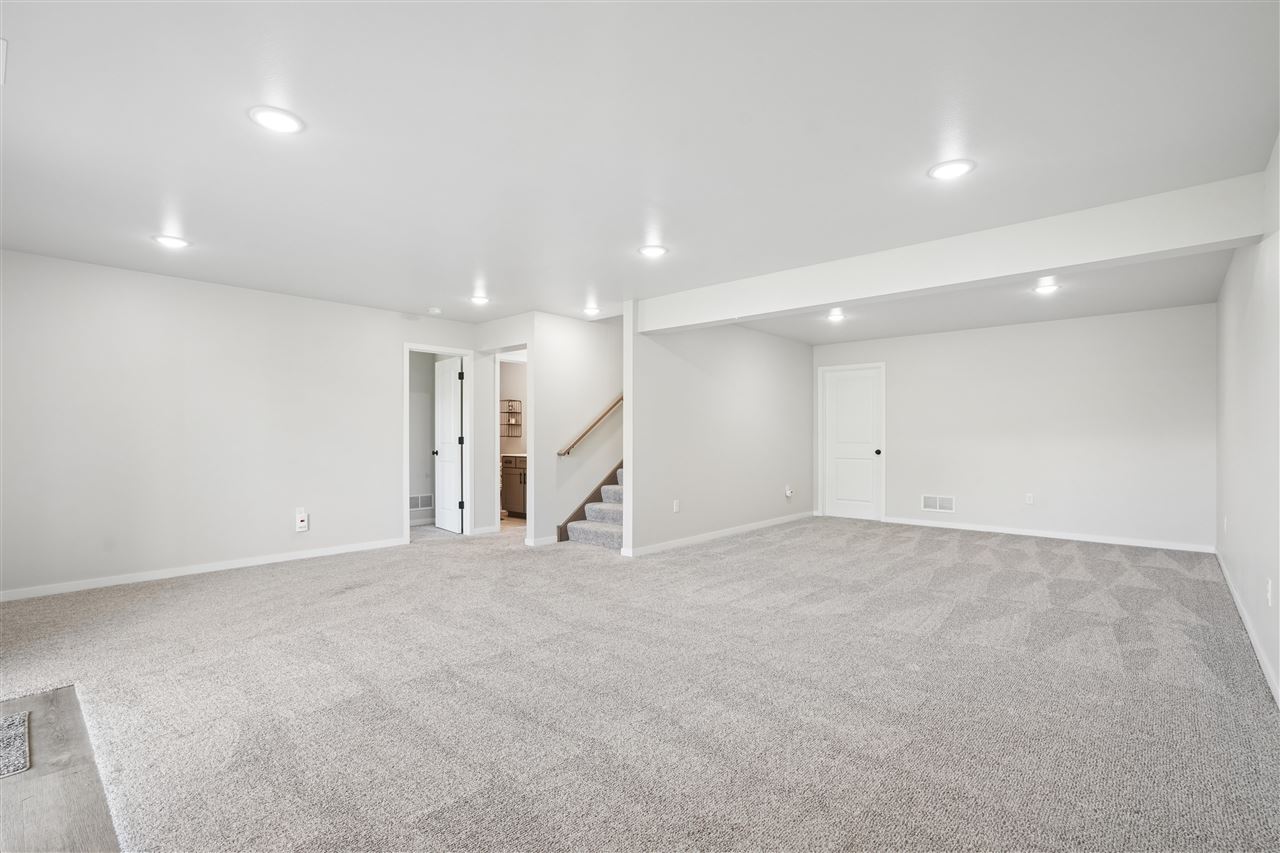916 Summit Court Tiffin IA 52340