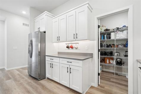 916 Summit Court Tiffin IA 52340