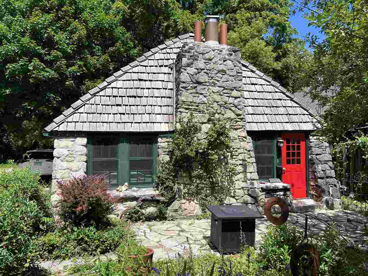 1322 Muscatine Avenue Iowa City IA 52240