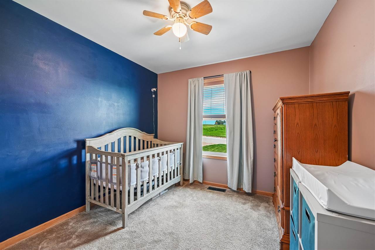 2590 Meadow View Drive Urbana IA 52345