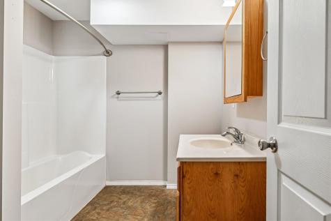 2590 Meadow View Drive Urbana IA 52345