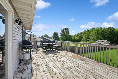 2590 Meadow View Drive Urbana IA 52345