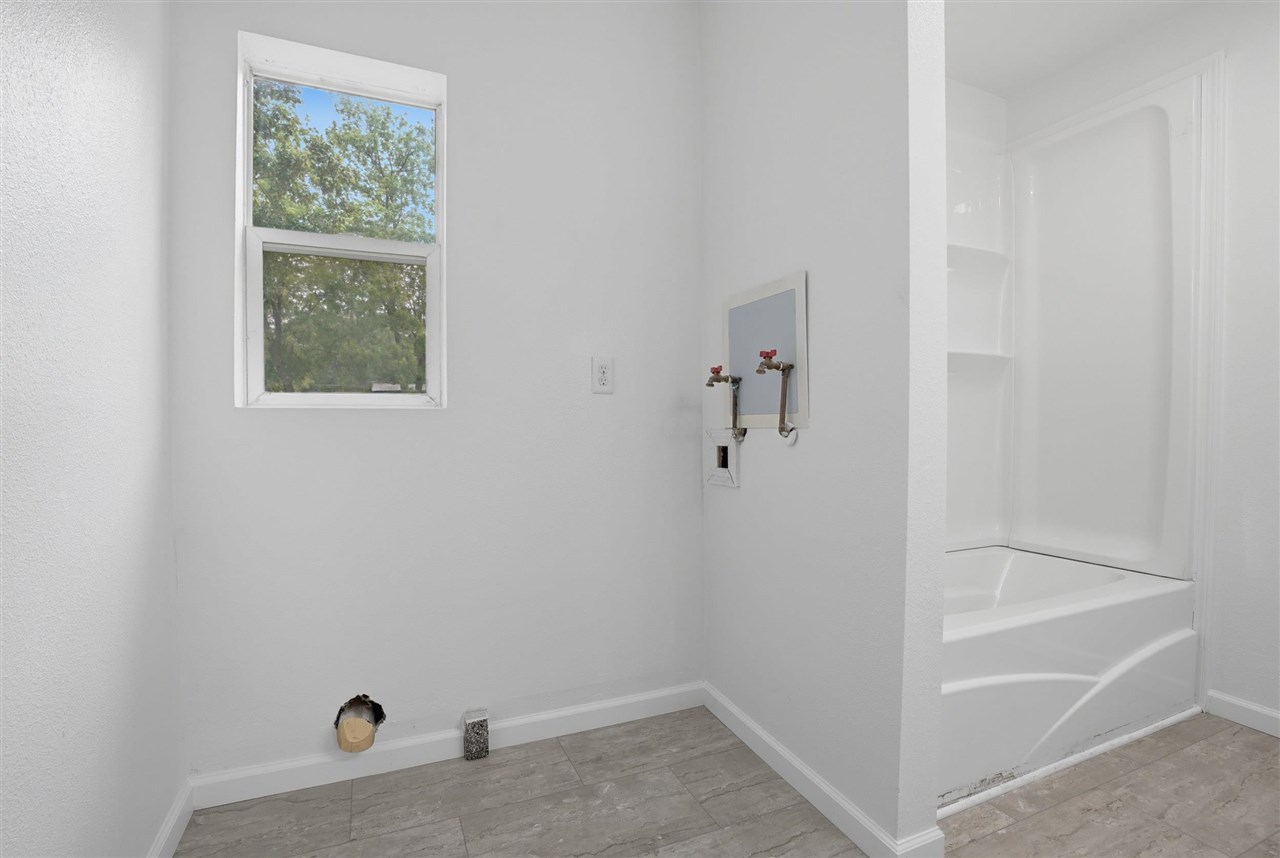 514 S Avenue C Washington IA 52353