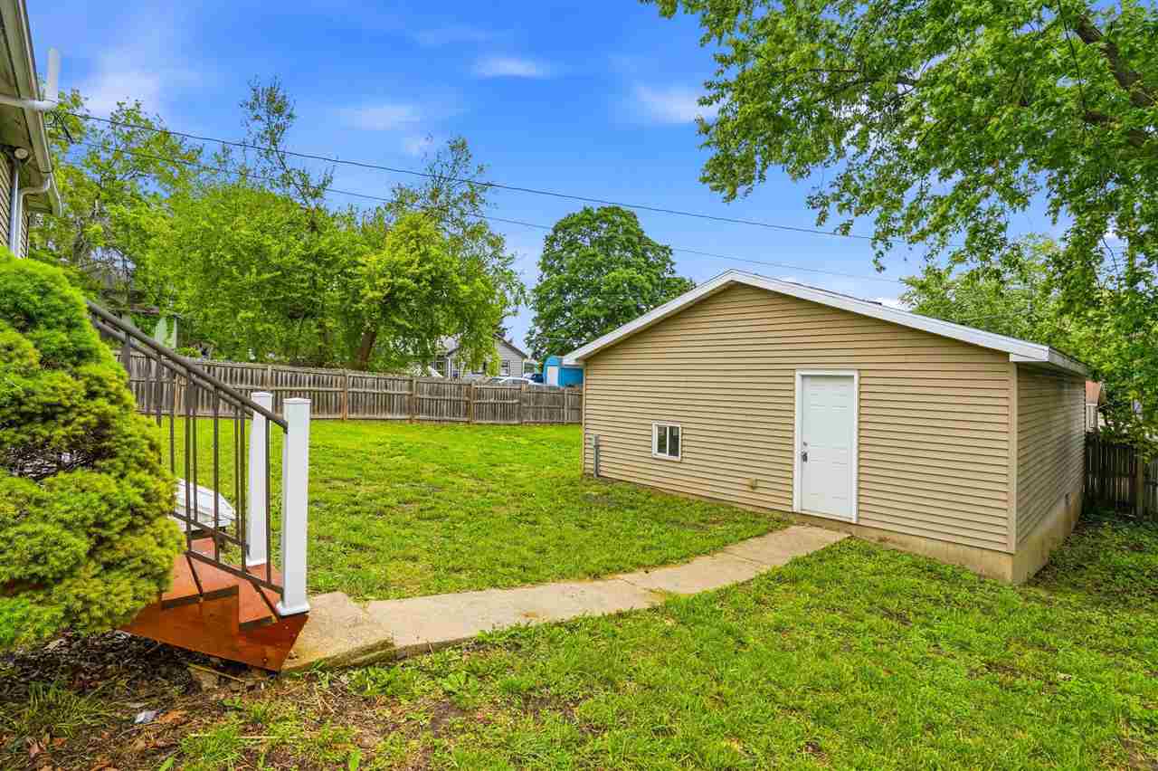 514 S Avenue C Washington IA 52353