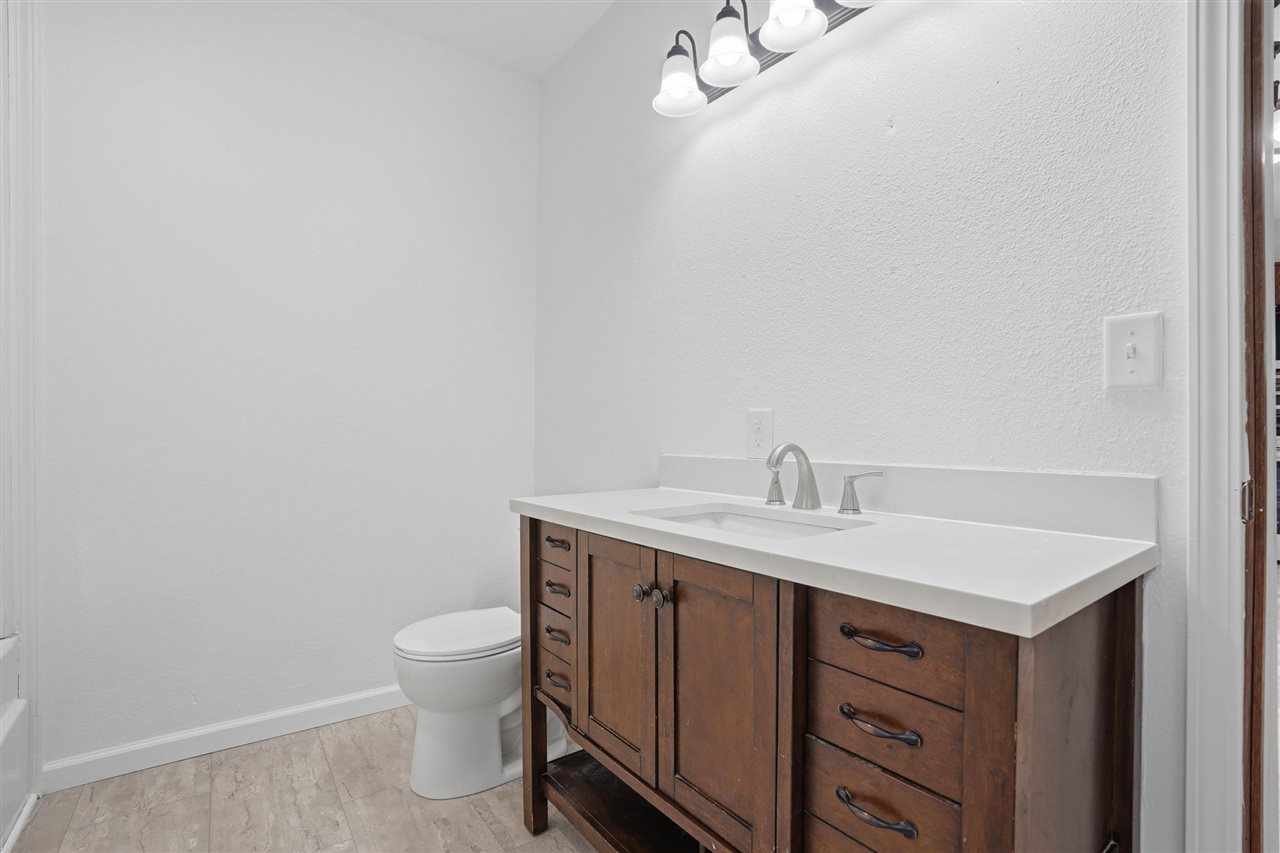 514 S Avenue C Washington IA 52353