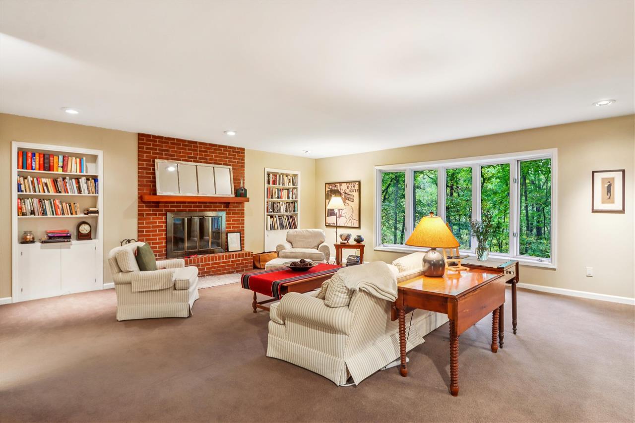 51 Lakeview Place NE Iowa City IA 52240