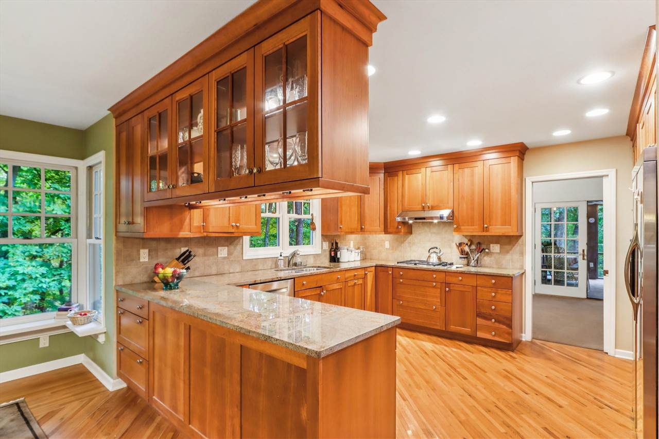 51 Lakeview Place NE Iowa City IA 52240