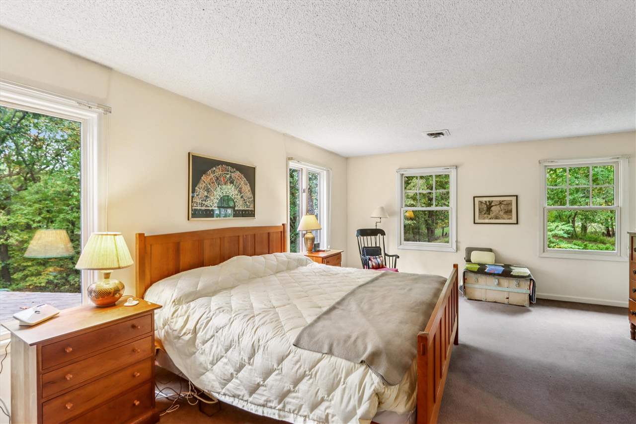 51 Lakeview Place NE Iowa City IA 52240