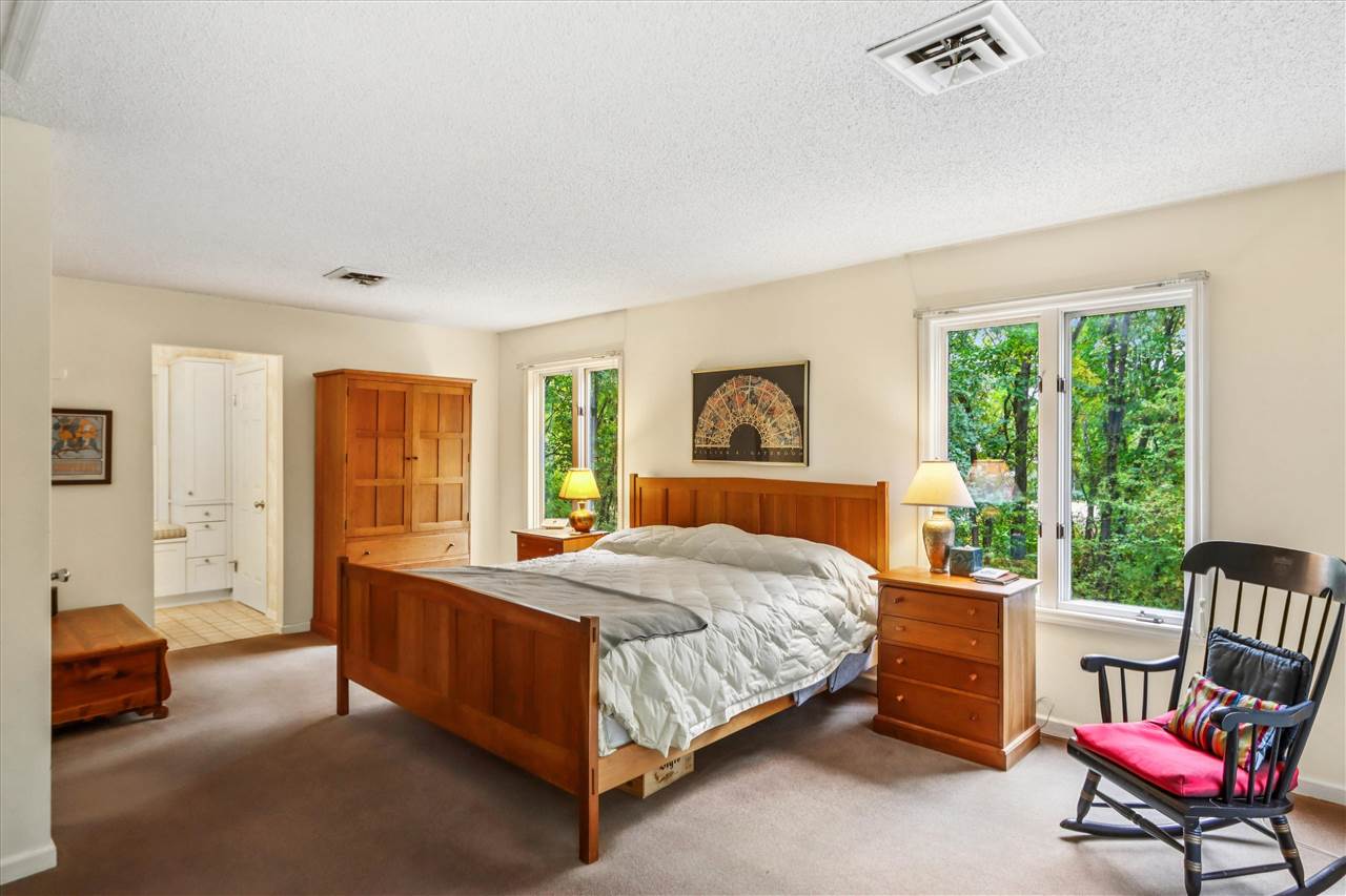 51 Lakeview Place NE Iowa City IA 52240