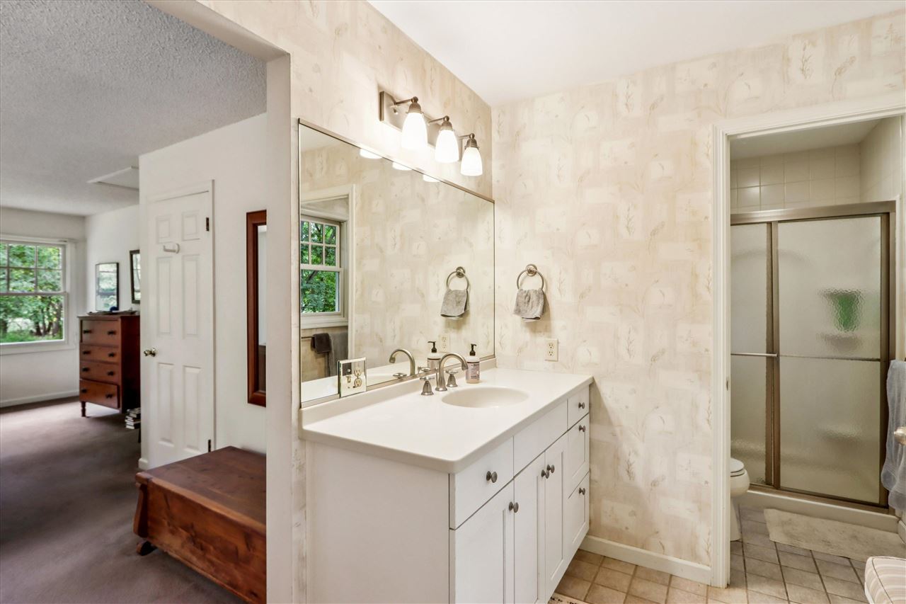 51 Lakeview Place NE Iowa City IA 52240