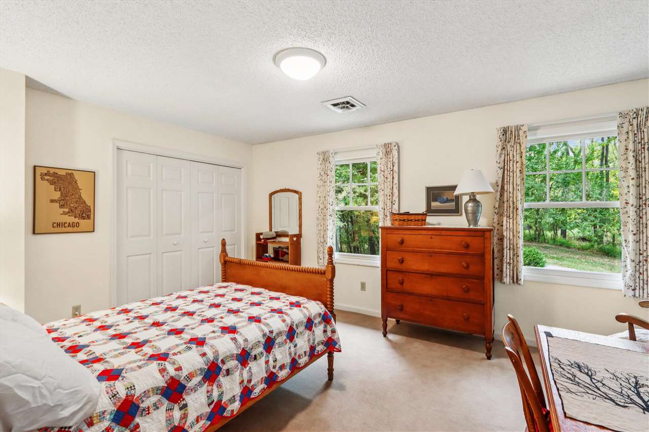 51 Lakeview Place NE Iowa City IA 52240