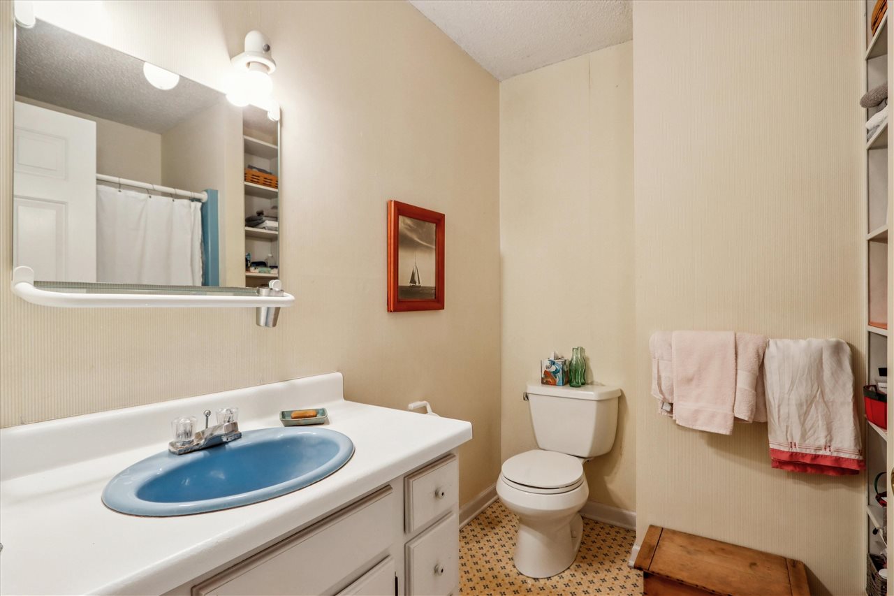51 Lakeview Place NE Iowa City IA 52240