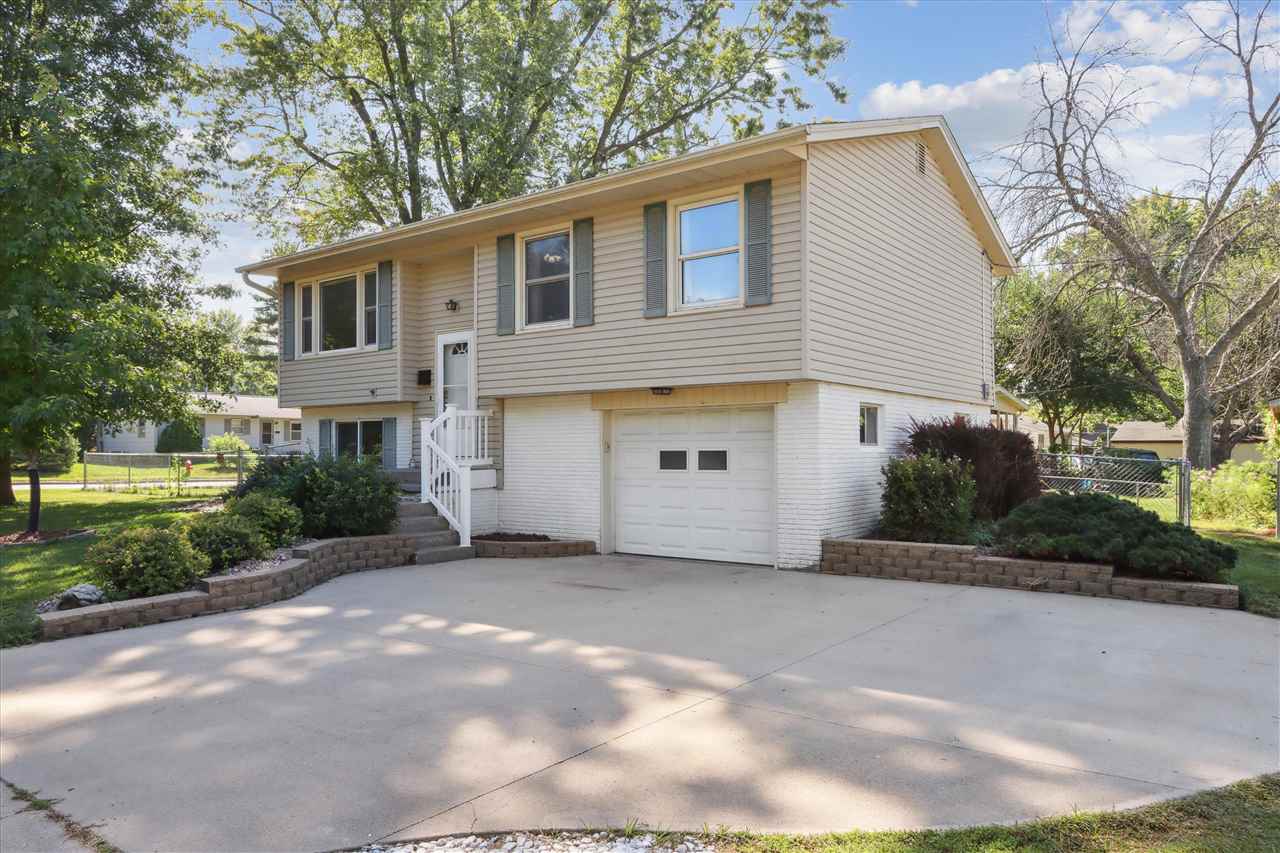 3005 Parkview Avenue Iowa City IA 52240