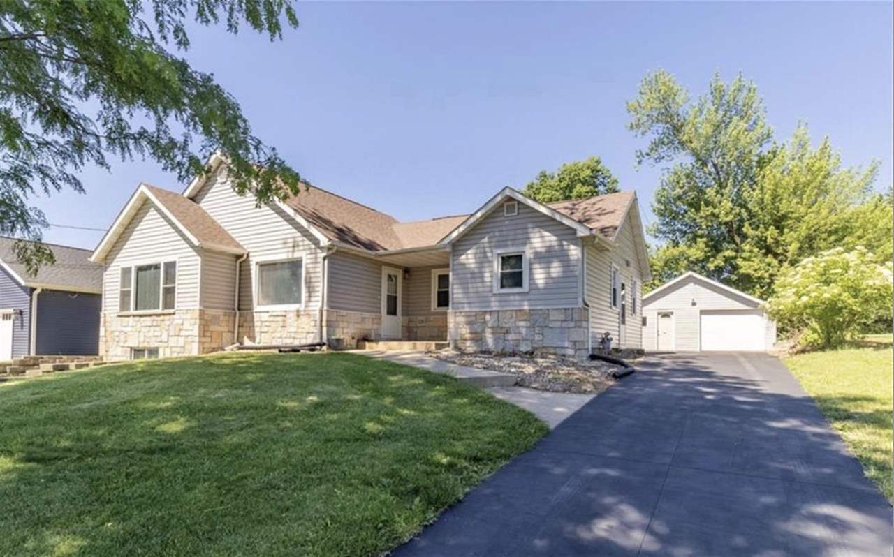 1230 NW Belmont Parkway Cedar Rapids IA 52405