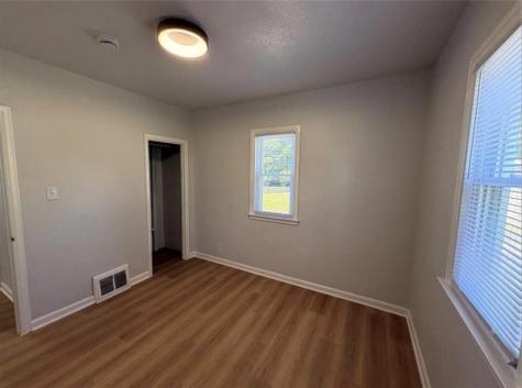 1230 NW Belmont Parkway Cedar Rapids IA 52405