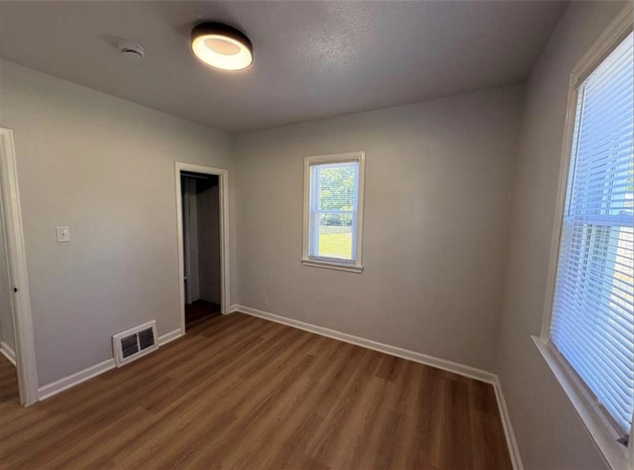 1230 NW Belmont Parkway Cedar Rapids IA 52405
