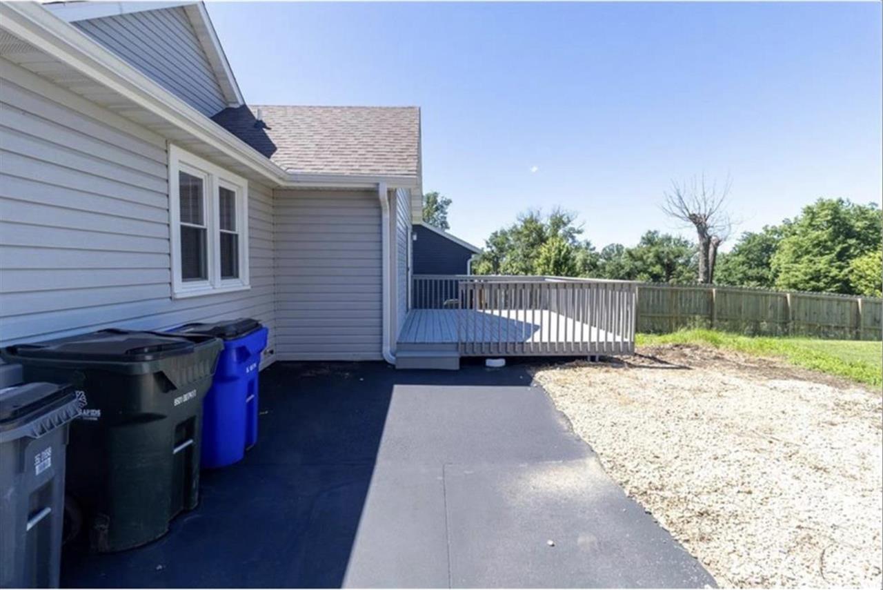 1230 NW Belmont Parkway Cedar Rapids IA 52405