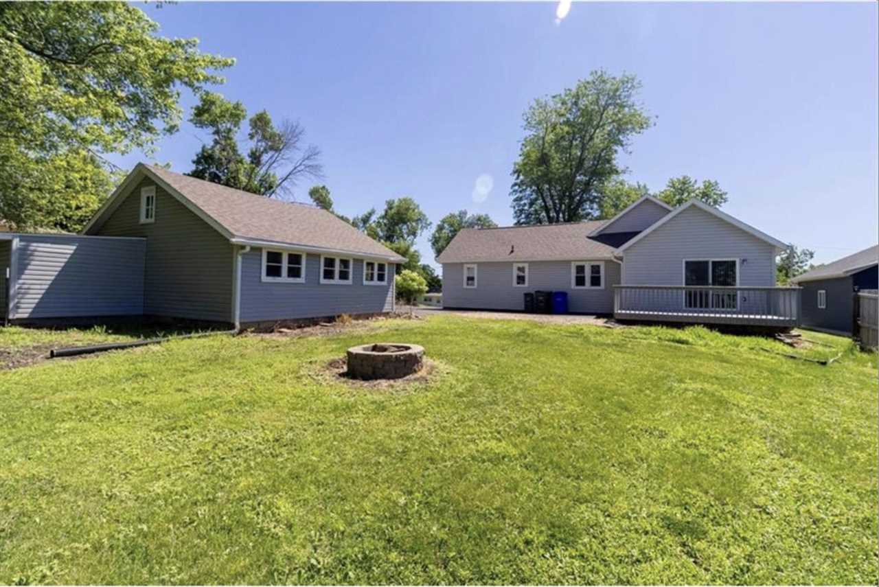 1230 NW Belmont Parkway Cedar Rapids IA 52405
