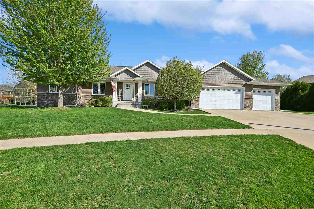 910 Aster Court Fairfax IA 52228