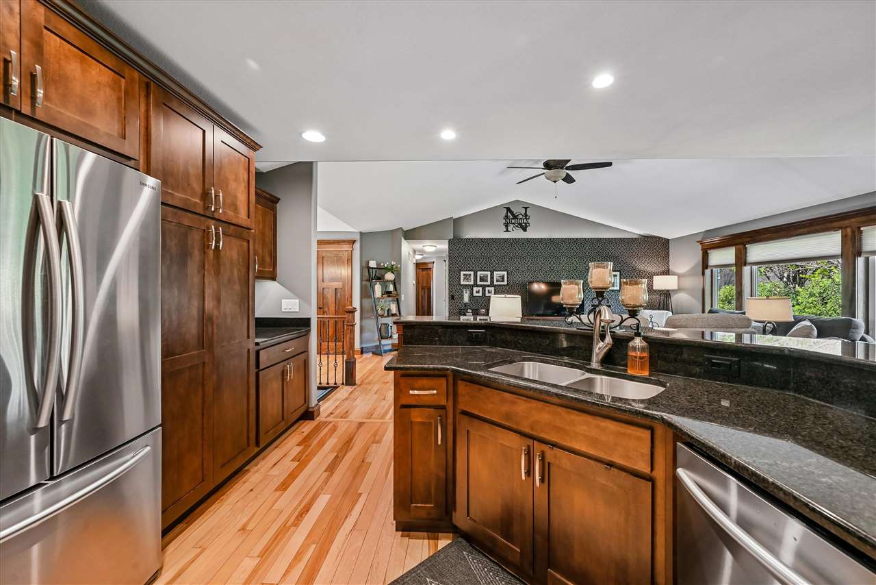 910 Aster Court Fairfax IA 52228