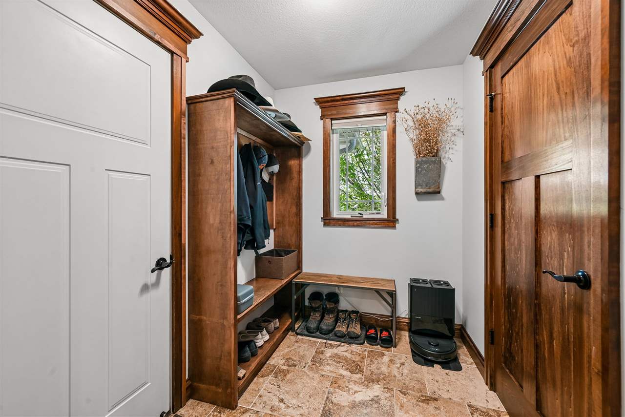 910 Aster Court Fairfax IA 52228