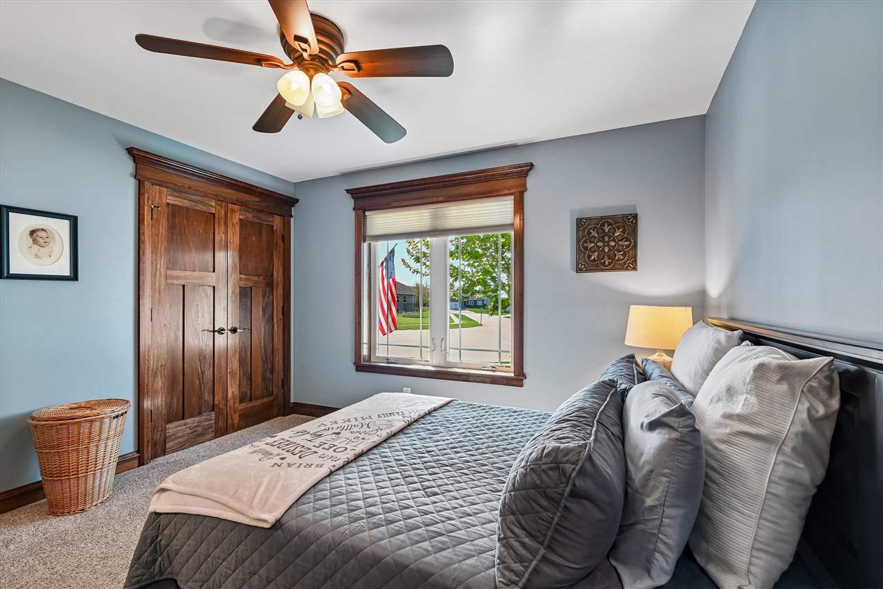 910 Aster Court Fairfax IA 52228
