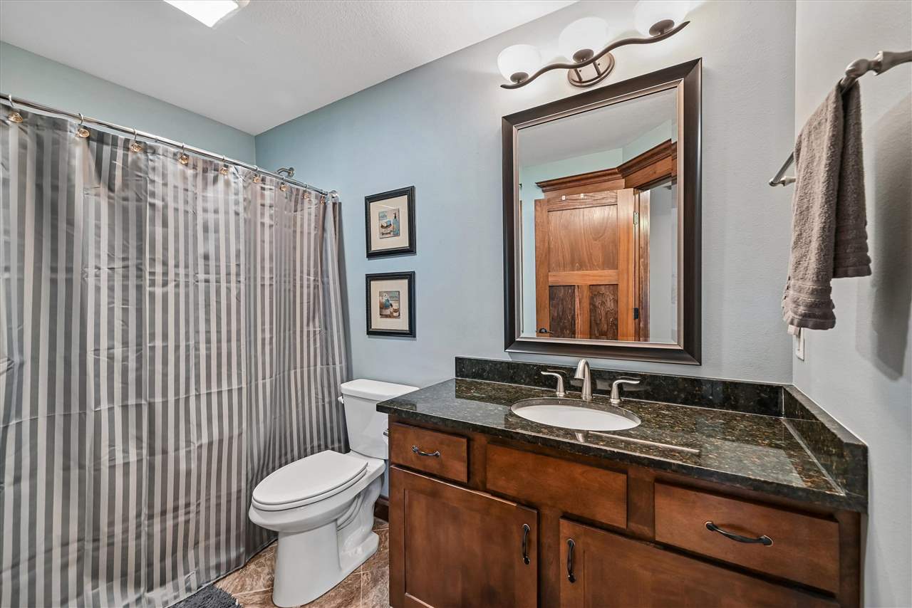 910 Aster Court Fairfax IA 52228