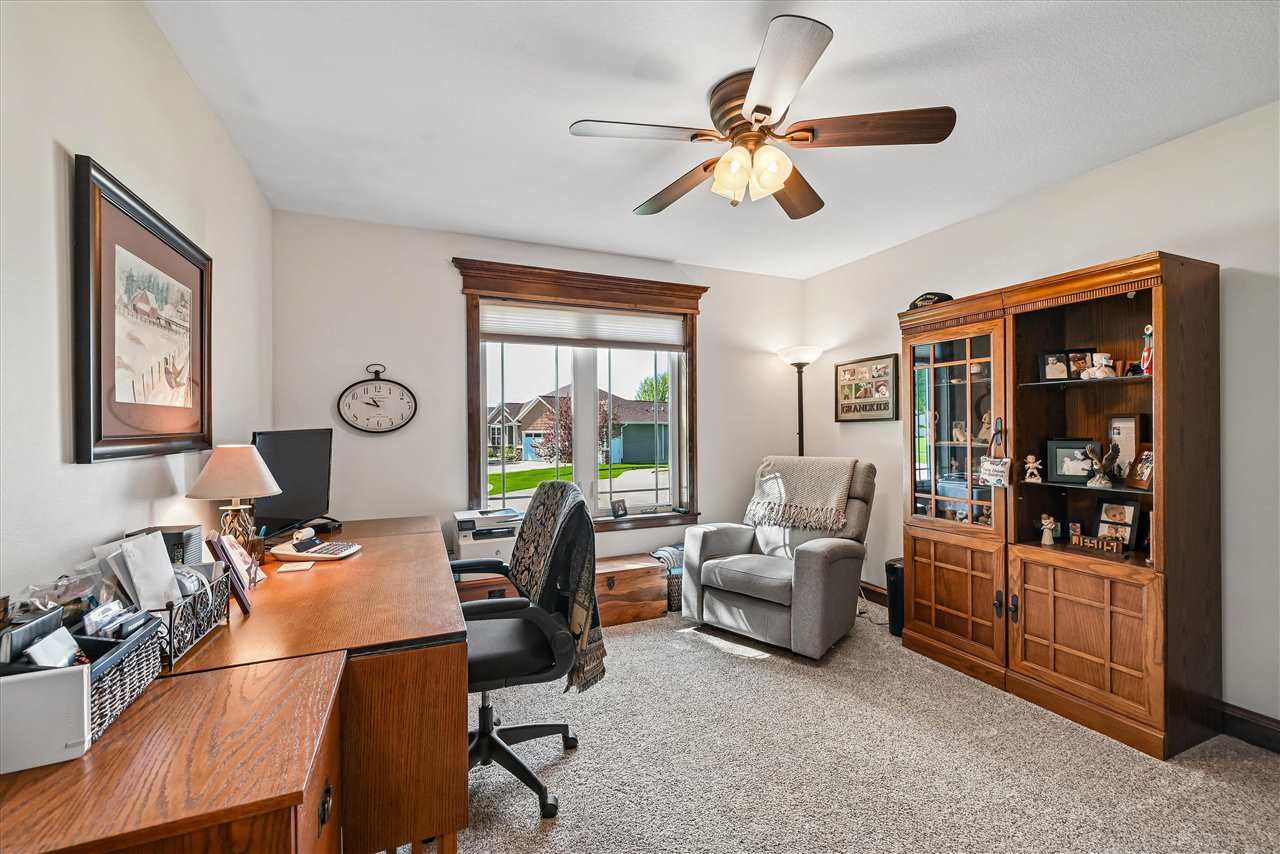 910 Aster Court Fairfax IA 52228