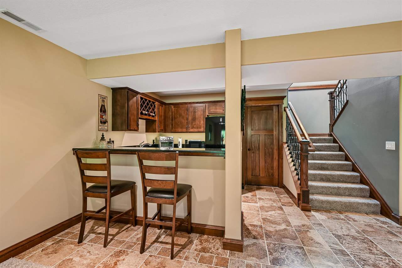 910 Aster Court Fairfax IA 52228