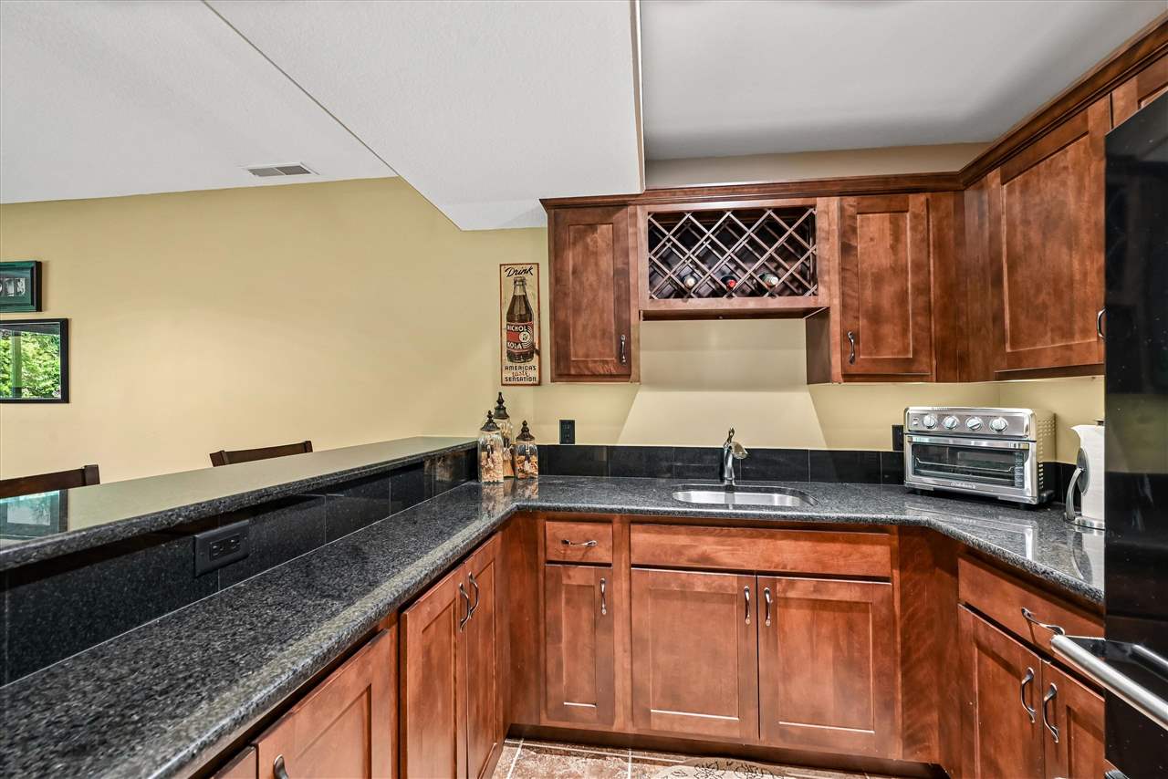 910 Aster Court Fairfax IA 52228