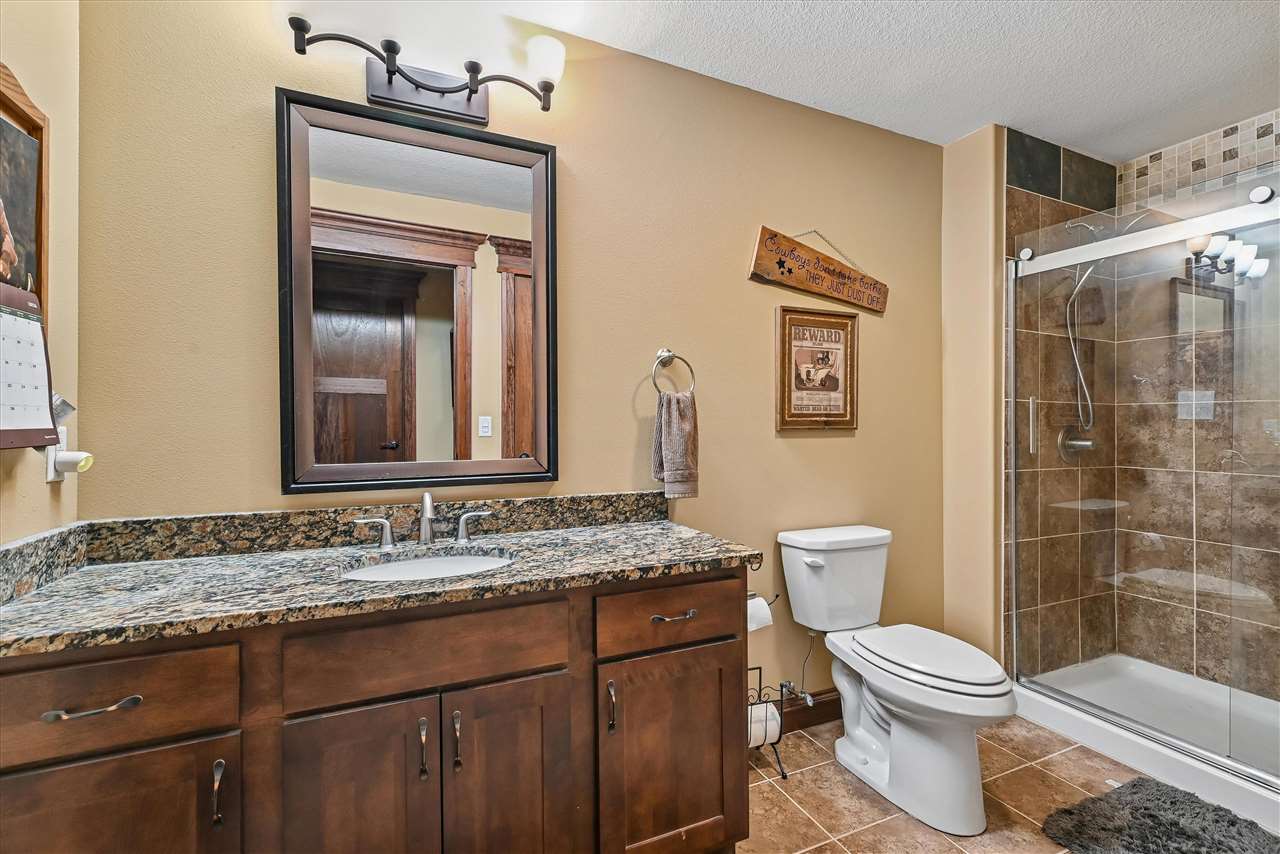 910 Aster Court Fairfax IA 52228