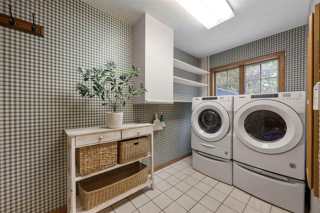 317 N 7th Avenue Iowa City IA 52245