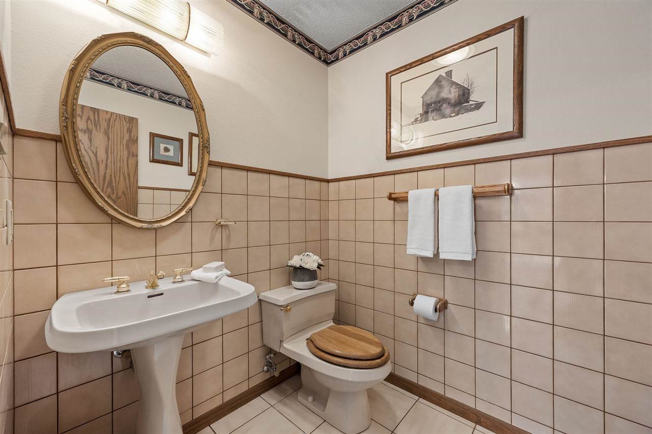 317 N 7th Avenue Iowa City IA 52245
