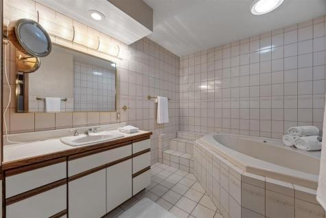 317 N 7th Avenue Iowa City IA 52245