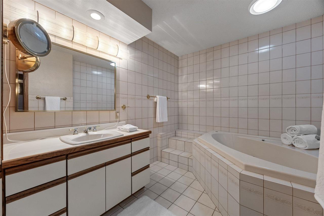 317 N 7th Avenue Iowa City IA 52245