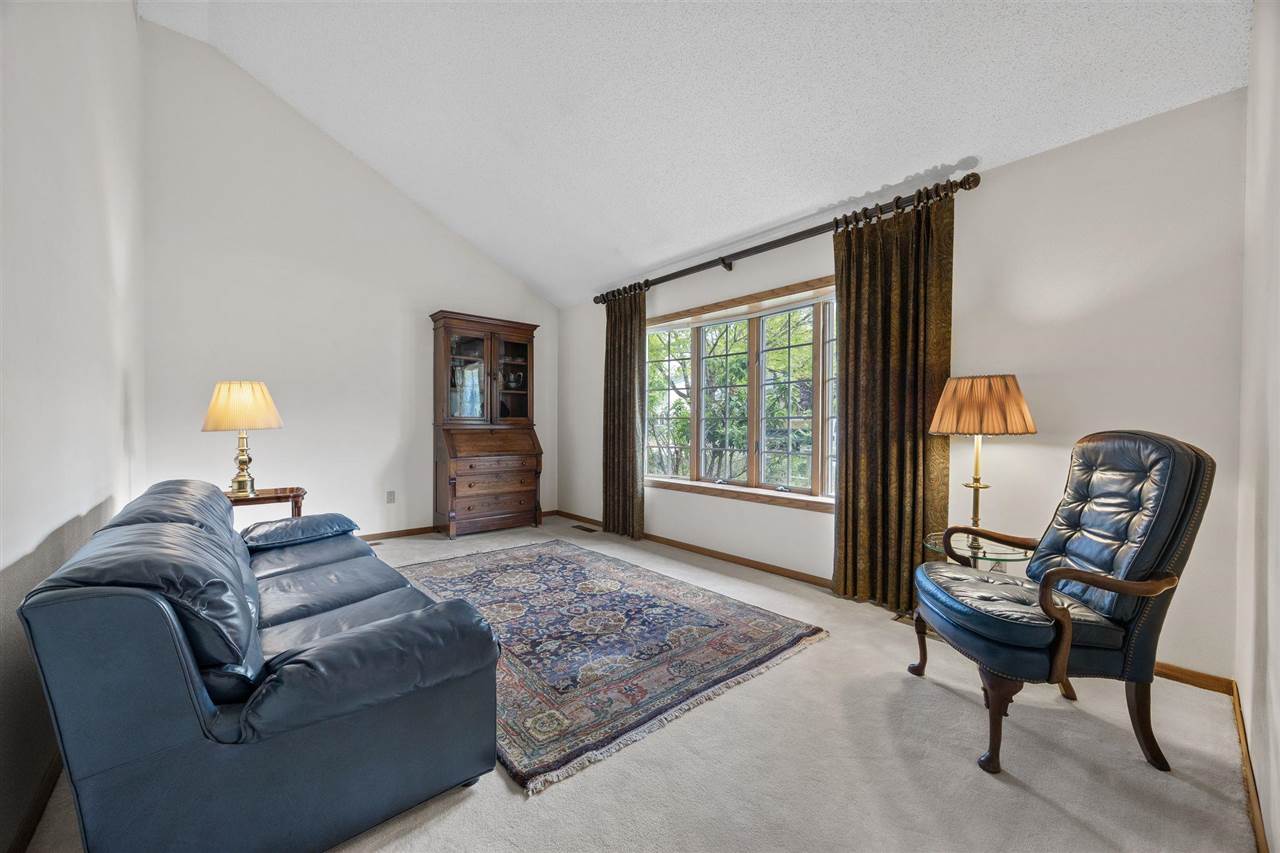 317 N 7th Avenue Iowa City IA 52245