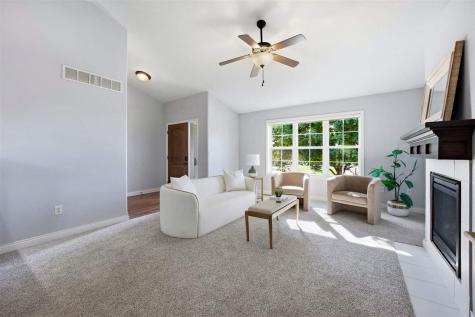 19 Eversull Lane Iowa City IA 52245