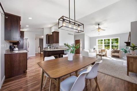 19 Eversull Lane Iowa City IA 52245
