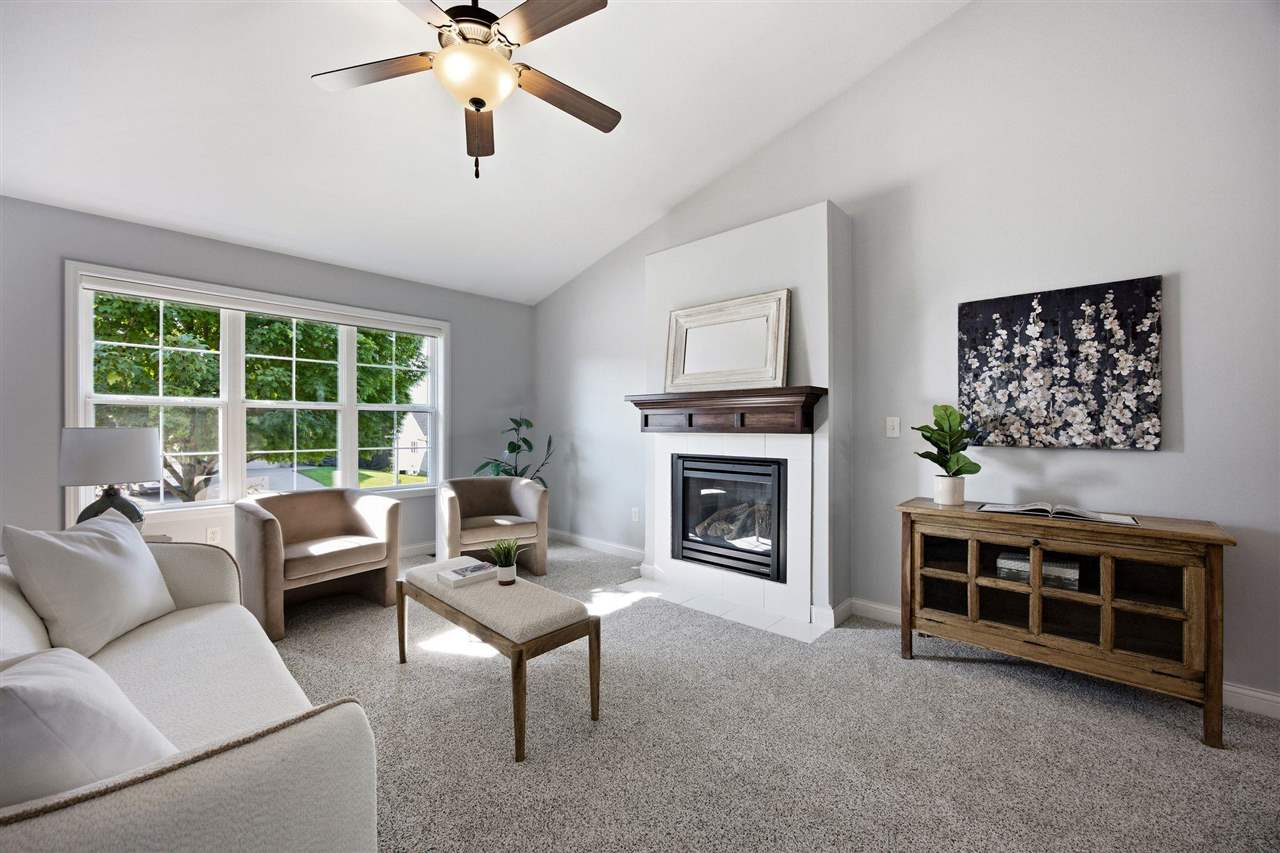 19 Eversull Lane Iowa City IA 52245