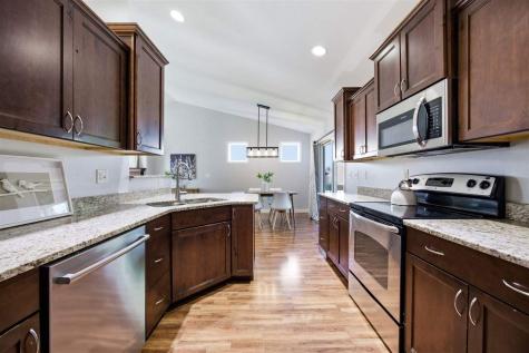 19 Eversull Lane Iowa City IA 52245