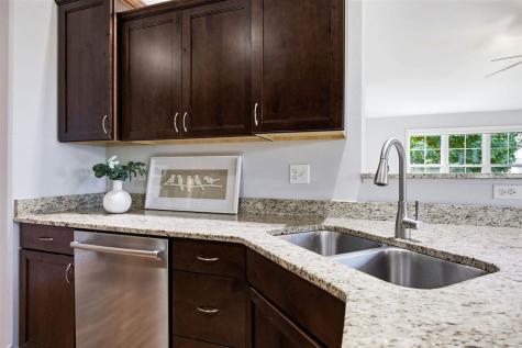 19 Eversull Lane Iowa City IA 52245