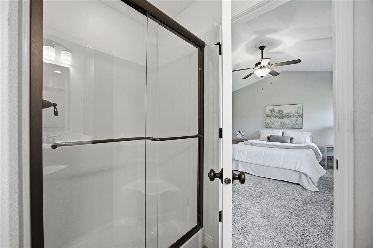 19 Eversull Lane Iowa City IA 52245