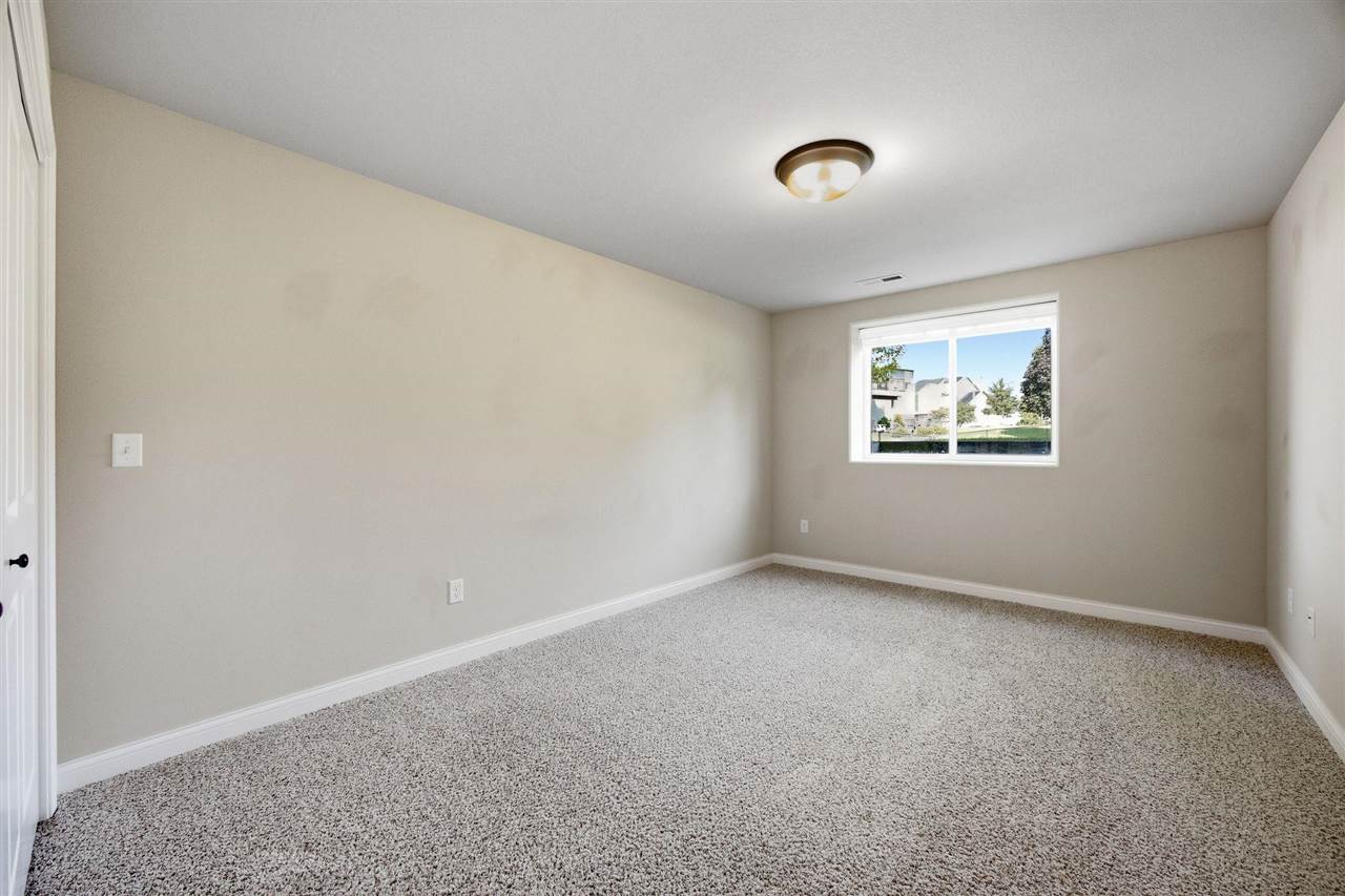 19 Eversull Lane Iowa City IA 52245