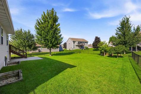 19 Eversull Lane Iowa City IA 52245