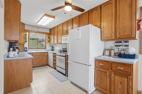 9874 F Avenue Wapello IA 52653