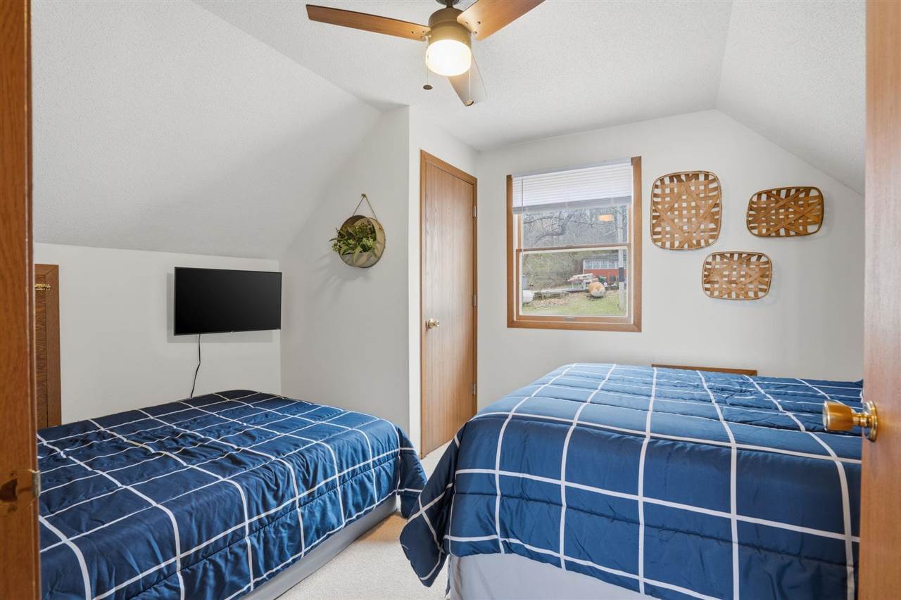 9874 F Avenue Wapello IA 52653
